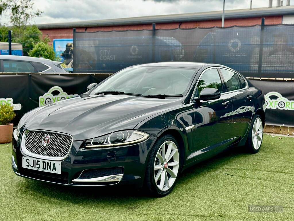Jaguar XF 2.2D 163 Luxury Grey