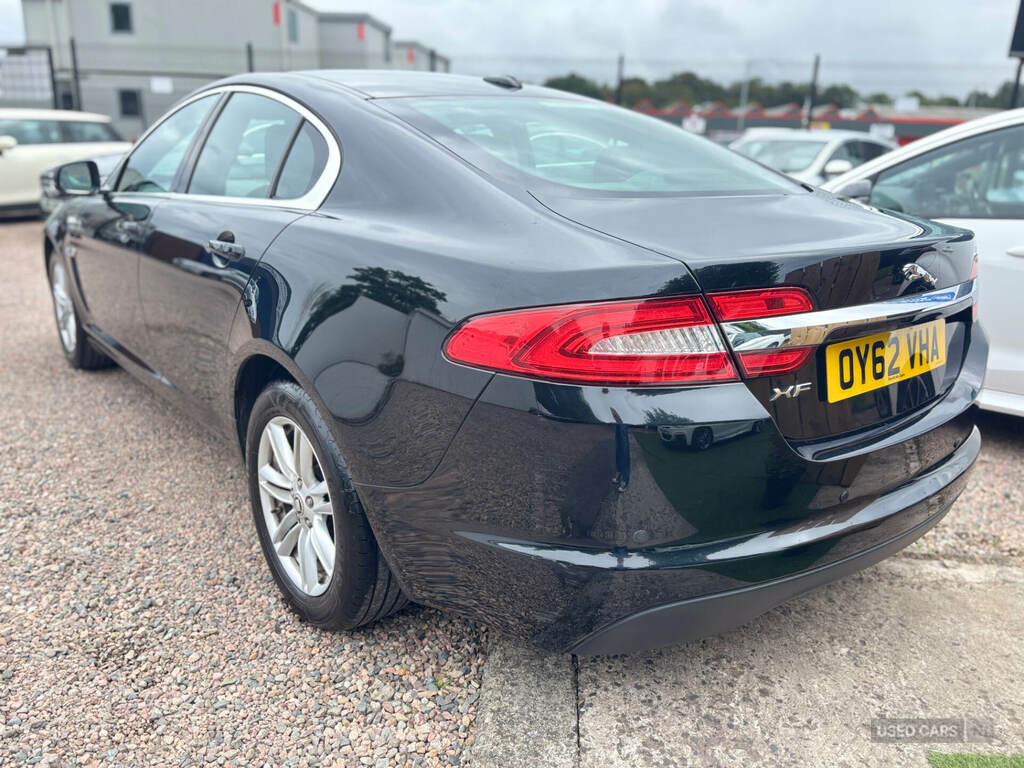 Jaguar XF 2.2D Premium Luxury Black #4