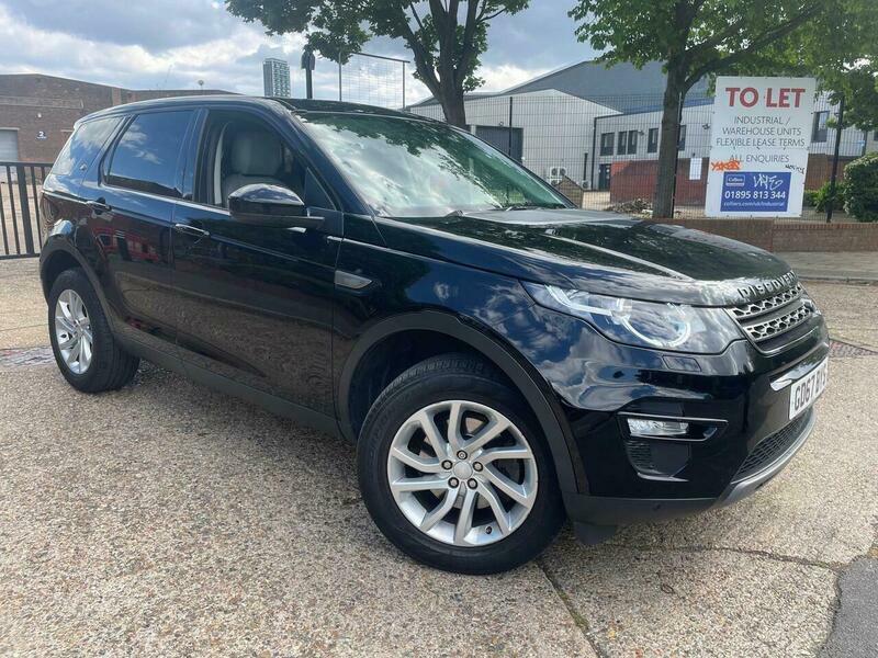 Land Rover Discovery Sport 2.0 Si4 Se Tech Black #2