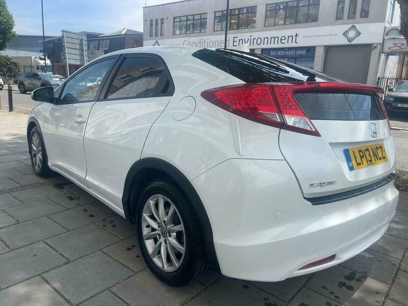 Honda Civic 1.8 I-vtec Se Hatchback White #5