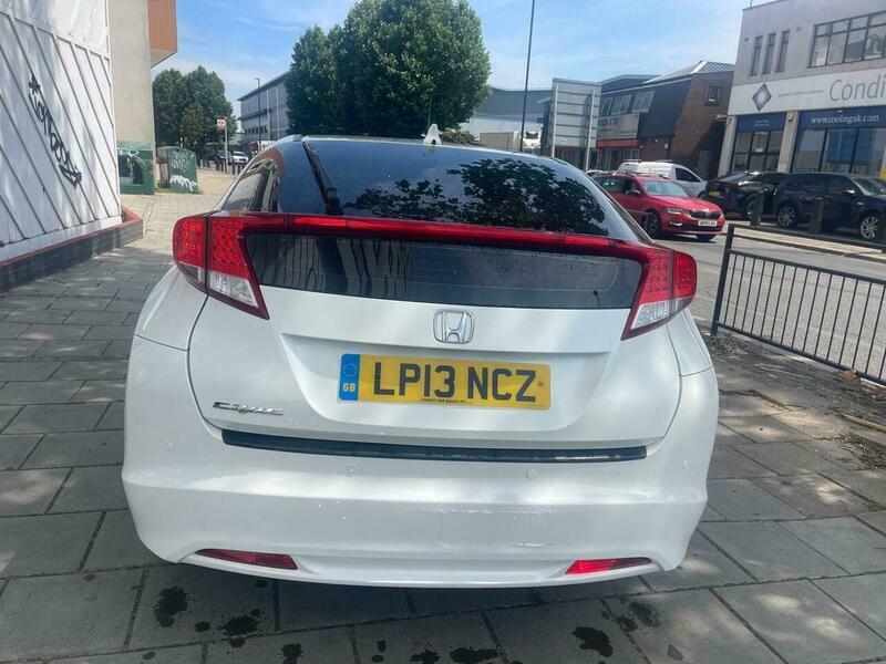Honda Civic 1.8 I-vtec Se Hatchback White #6