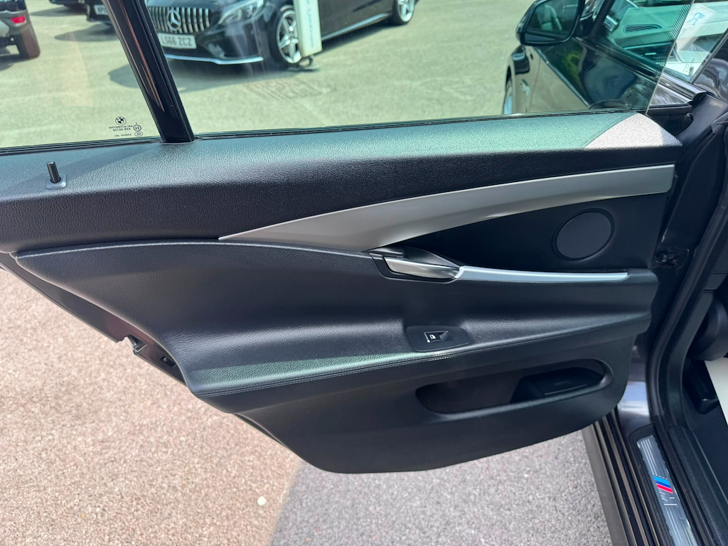 BMW 5 Series Gran Turismo Luxury Grey #32