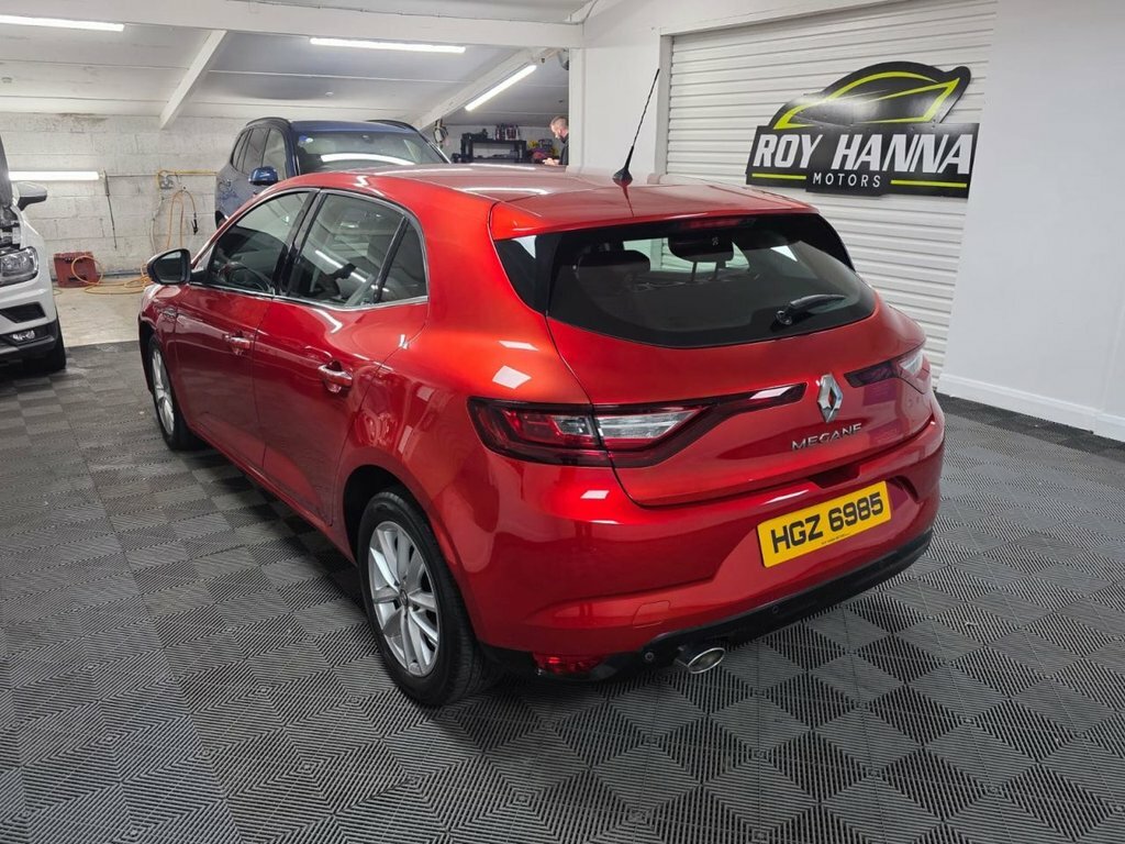 Renault Megane 1.6 Dci Dynamique Nav Hatchback Red #4
