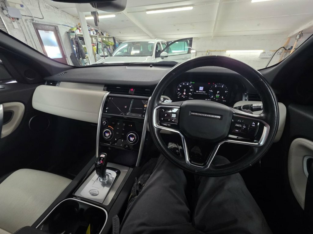 Land Rover Discovery Sport 2.0 D200 Mhev R-dynamic Se Suv 4Wd Grey #3