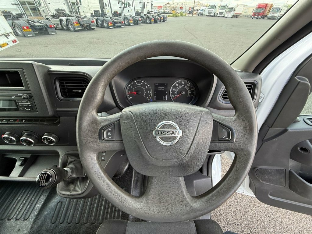 Nissan InterStar 2.3L Tekna White #4