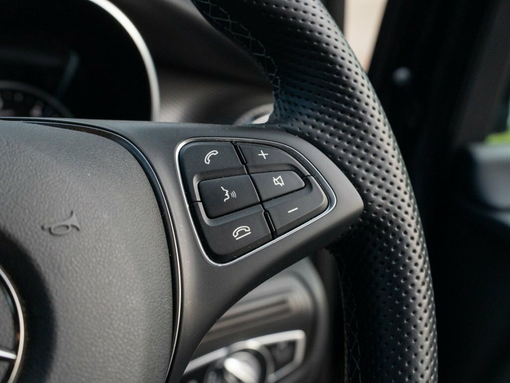 Mercedes-Benz V Class Amg Line Silver #25
