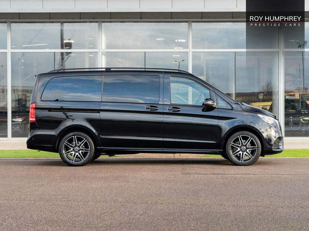 Mercedes-Benz V Class 2.0 V220d Amg Line Mpv G-tronic Euro 6 Black #3