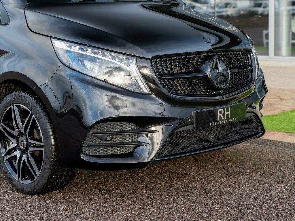 Mercedes-Benz V Class Amg Line Silver #34
