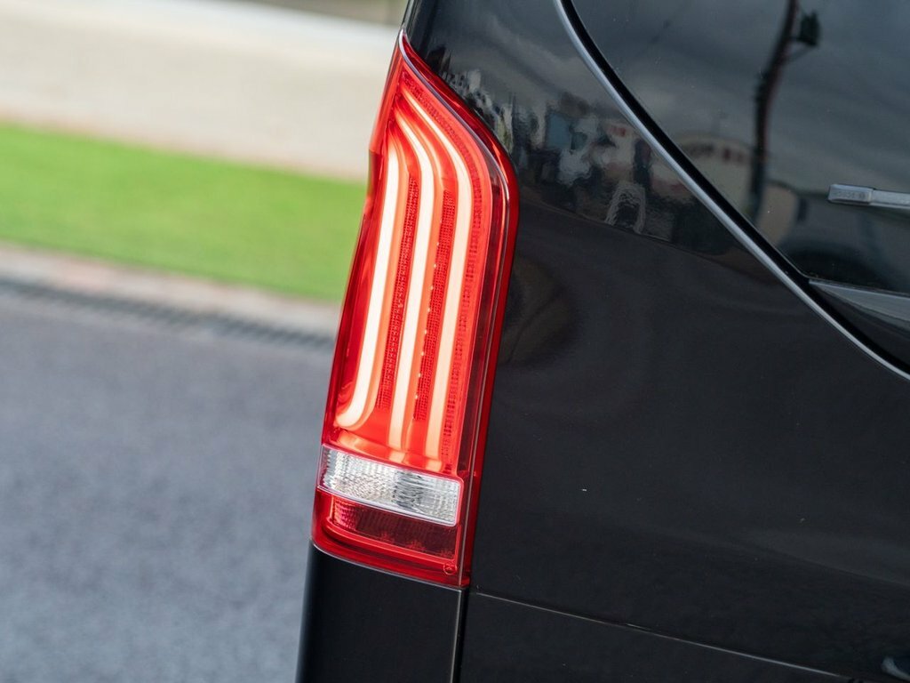 Mercedes-Benz V Class Amg Line Silver #32