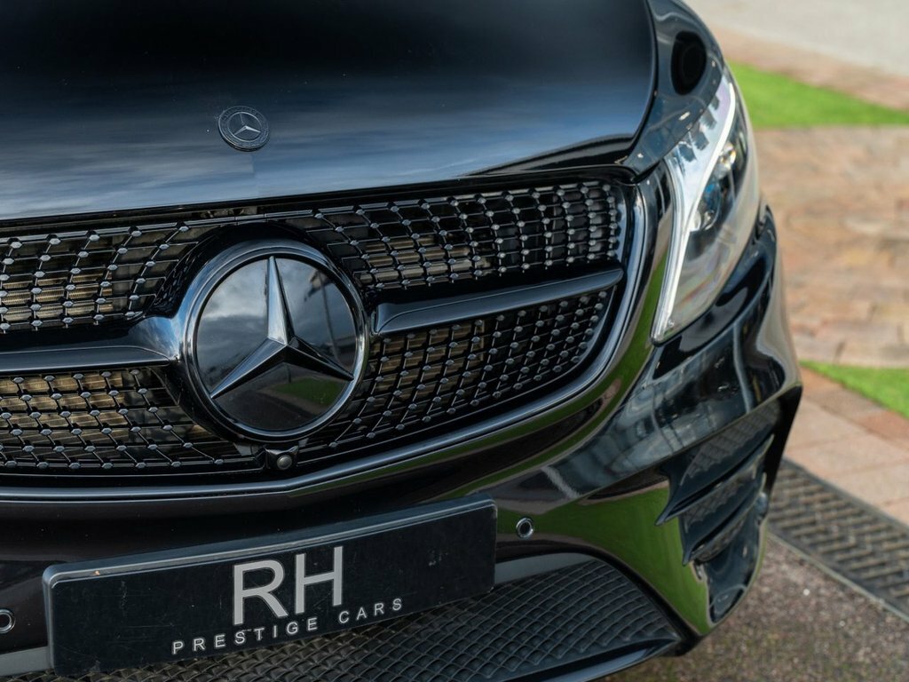 Mercedes-Benz V Class Amg Line Silver #37
