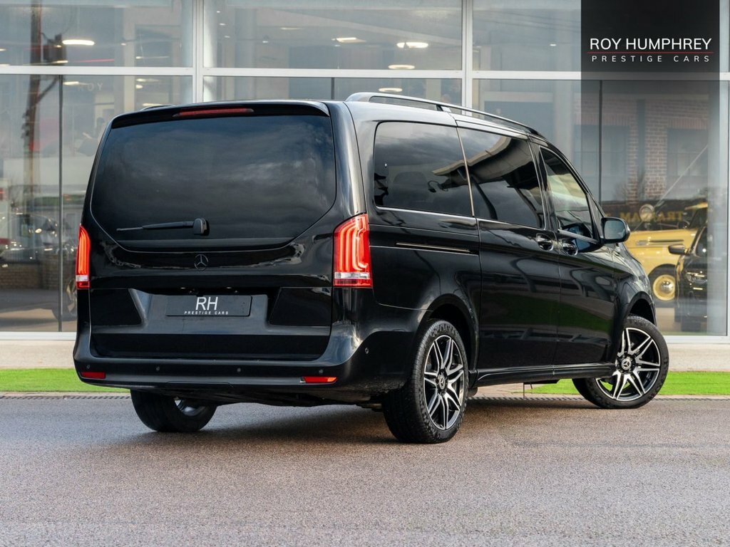 Mercedes-Benz V Class 2.0 V220d Amg Line Mpv G-tronic Euro 6 Black #2