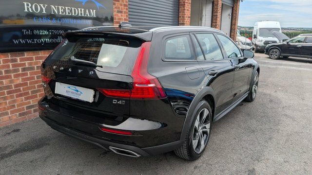 Volvo V60 Cross Country 2.0 D4 Plus Estate Awd Euro 6 S S Black #6