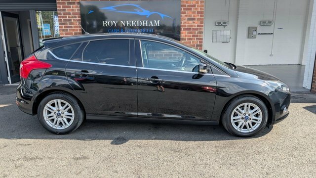 Ford Focus 1.0T Ecoboost Titanium Hatchback Black