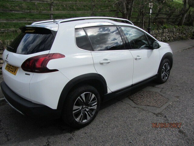 Peugeot 2008 1.2 Puretech Allure VF66EUV White #4