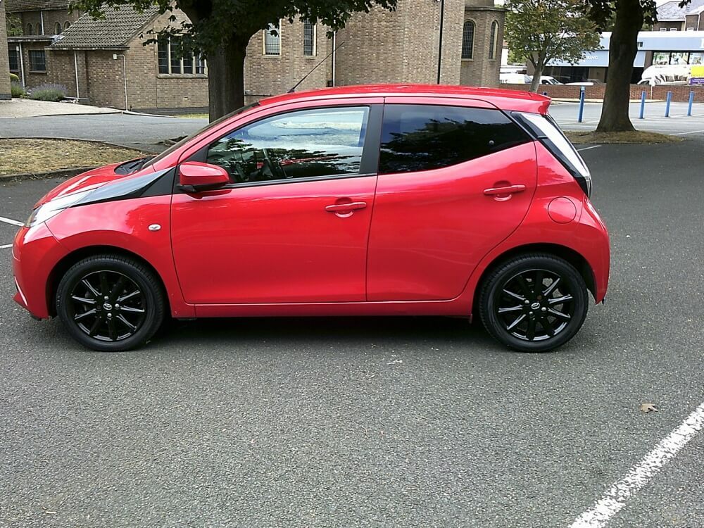 Toyota Aygo 1.0 X-style LG17RVY Red #3