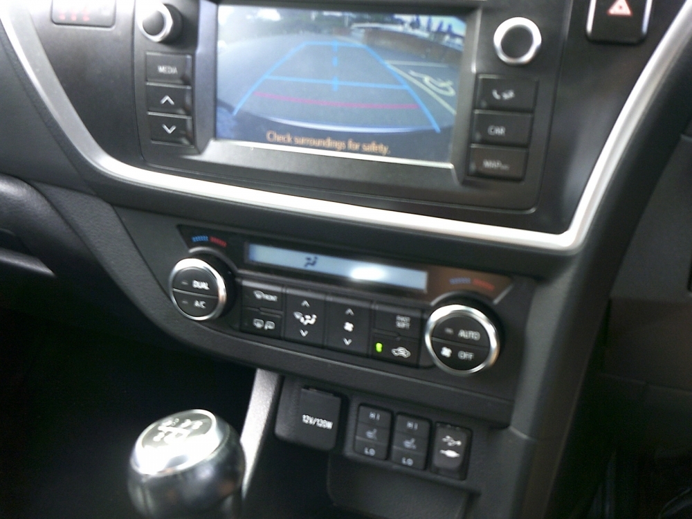 Toyota Auris Vvt-i Excel White #10