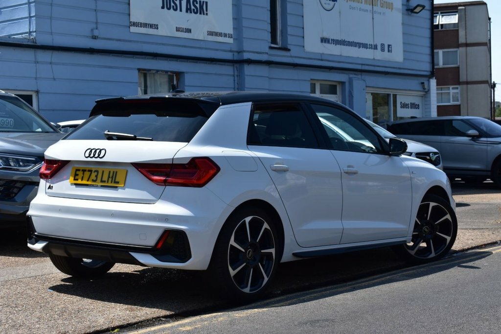 Audi A1 1L Black Edition ET73LHL White #4