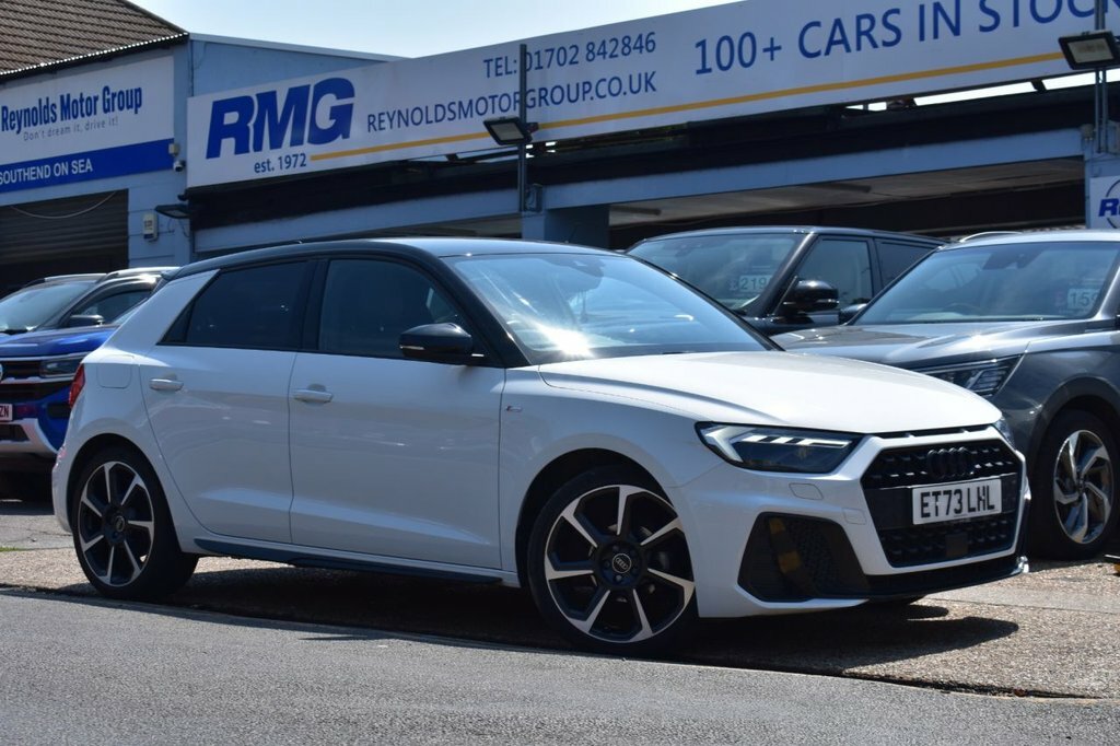 Audi A1 1L Black Edition ET73LHL White #3