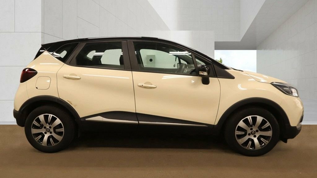 Renault Captur 0.9L Play LO18HFW White #6