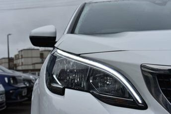 Peugeot 5008 1.2L Allure White #2
