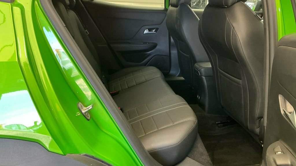 Vauxhall Mokka-e Launch Edition Green #8