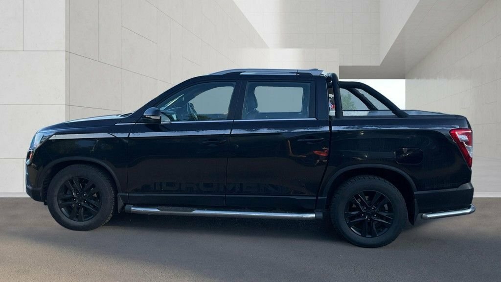 SsangYong Musso 2.2L Saracen Black #5