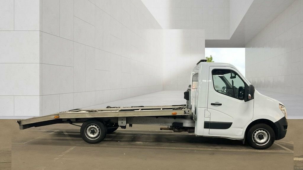 Nissan InterStar 2.3L Tekna BX23JVM White #5