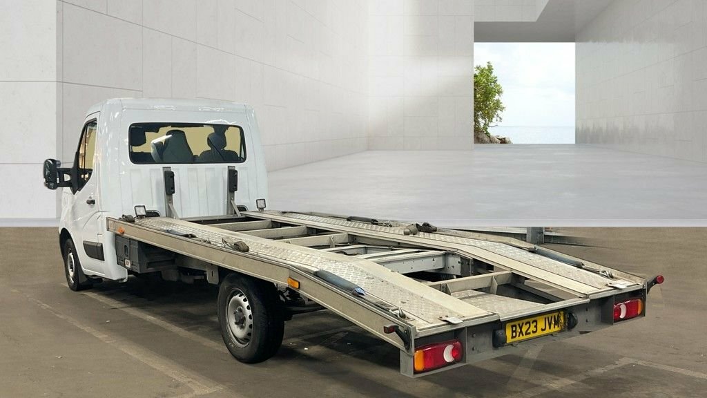 Nissan InterStar 2.3L Tekna BX23JVM White #3