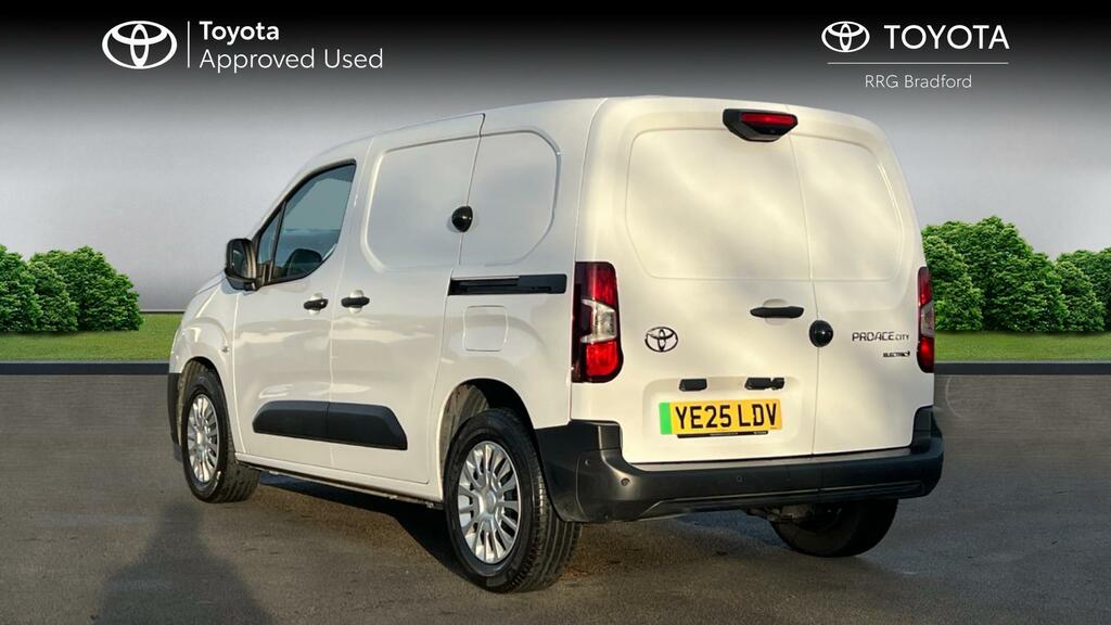 Toyota Proace City 50Kwh Icon Short Panel Van Swb 6Dr YE25LDV White #4