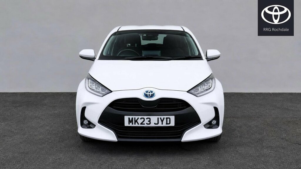 Toyota Yaris 1.5 Vvt-h Design E-cvt Euro 6 Ss MK23JYD White #2