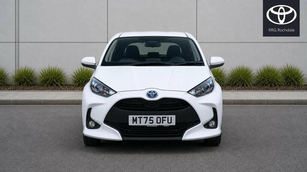 Toyota Yaris 1.5 Vvt-h Icon E-cvt Euro 6 Ss White #2