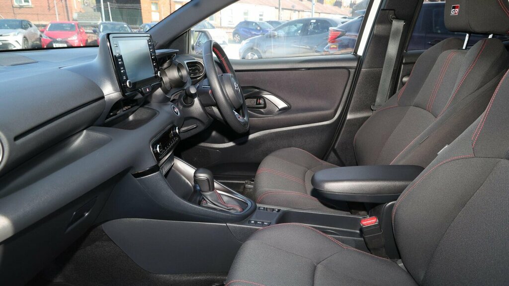 Toyota Yaris 1.5 Vvt-h Gr Sport E-cvt Euro 6 Ss FX23YPY White #5