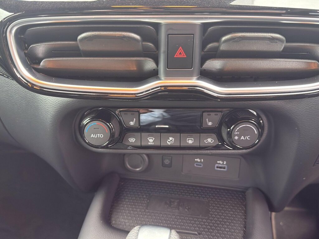 Nissan Juke 1.6 Tekna Suv Hybrid Euro 6 143 P LS75RZP Black #3