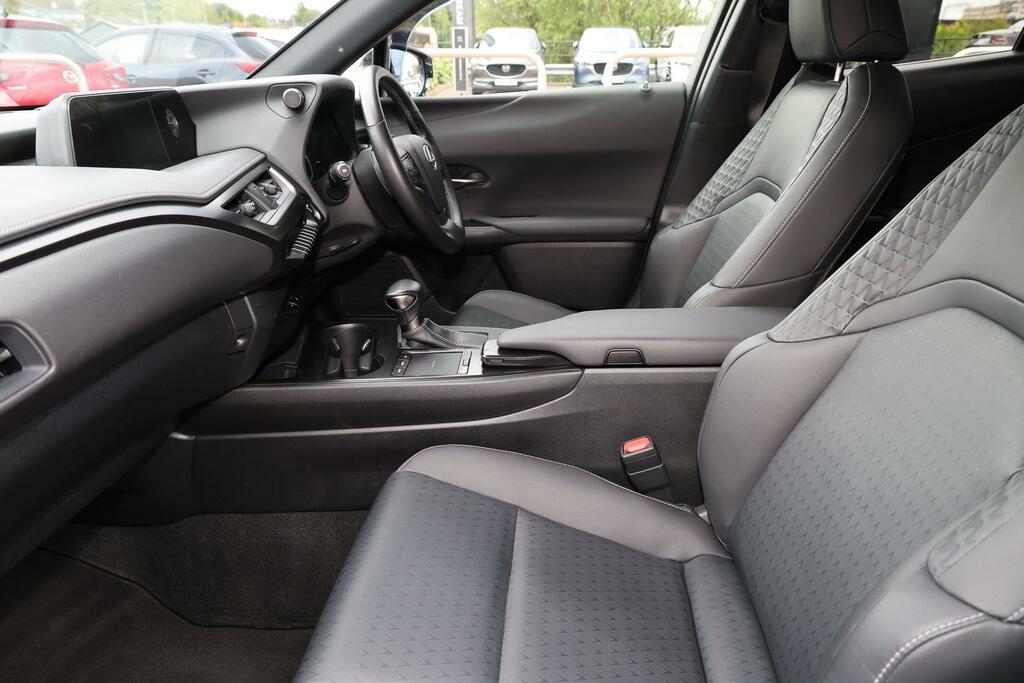 Lexus UX 2.0 250H Premium Sport Edition Suv Hybr GU71AYN Grey #5