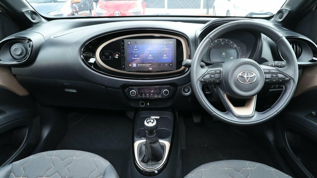 Toyota Aygo X 1.0 Vvt-i Exclusive Euro 6 Ss YE72ZNO Beige #6