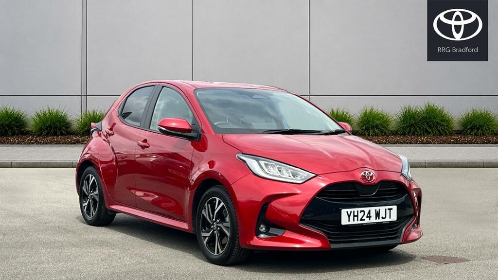 Toyota Yaris 1.5 Vvt-h Design E-cvt Euro 6 Ss YH24WJT Red