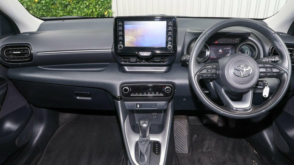 Toyota Yaris 1.5 Vvt-h Design E-cvt Euro 6 Ss YJ72JPF White #6