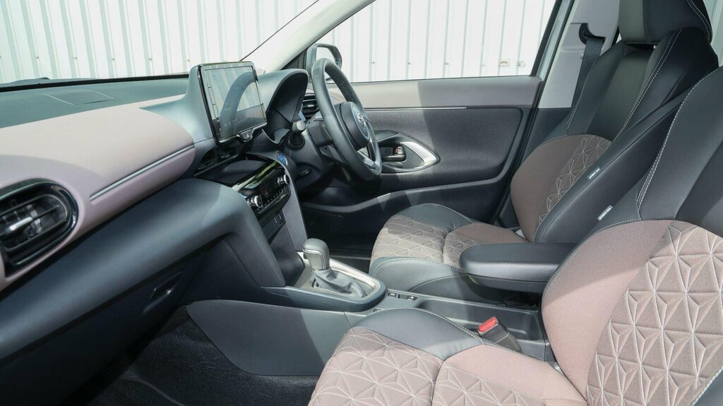 Toyota Yaris Cross 1.5 Vvt-h Excel E-cvt Euro 6 Ss PL73LPA Silver #5