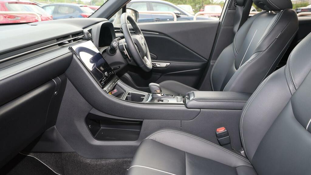 Lexus LBX 1.5 Vvt-ie Takumi Suv Hybrid E-cvt Euro GY25KBU Grey #5