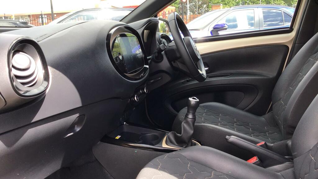 Toyota Aygo X 1.0 Vvt-i Exclusive Euro 6 Ss MT23TVP Beige #5