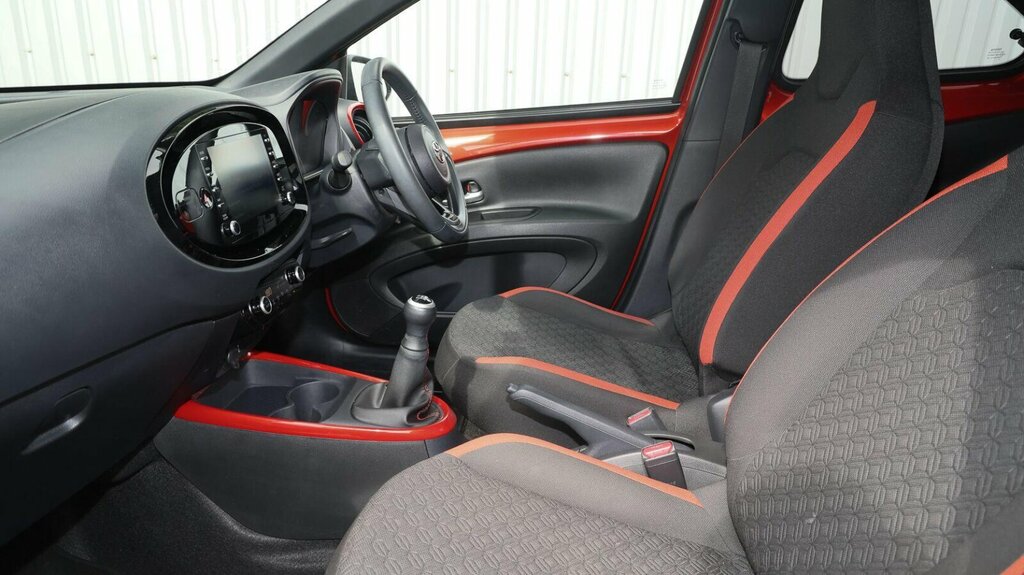 Toyota Aygo X 1.0 Vvt-i Edge Euro 6 Ss ML23AXP Red #5