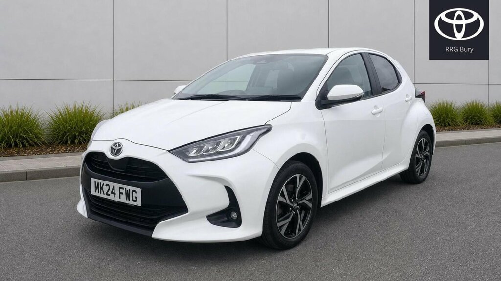 Toyota Yaris 1.5 Vvt-h Design E-cvt Euro 6 Ss MK24FWG White #3