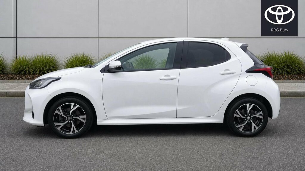 Toyota Yaris 1.5 Vvt-h Design E-cvt Euro 6 Ss MK24FWG White #4