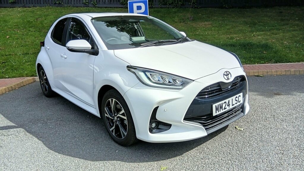 Toyota Yaris 1.5 Vvt-h Design E-cvt Euro 6 Ss White