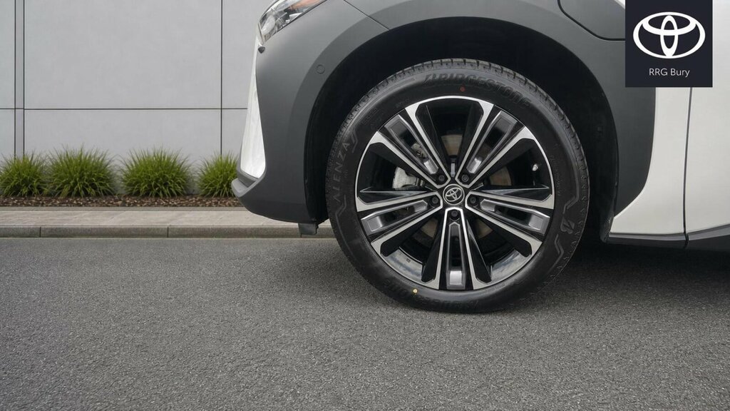 Toyota bZ4X 71.4Kwh Vision 11Kw Obc White #5