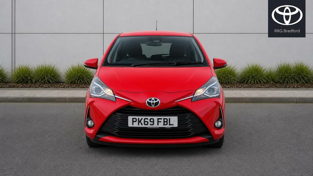 Toyota Yaris 1.5 Vvt-i Icon Tech Euro 6 PK69FBL Red #2