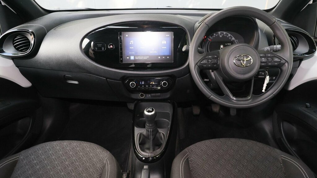 Toyota Aygo X 1.0 Vvt-i Edge Euro 6 Ss YH74UKL White #6