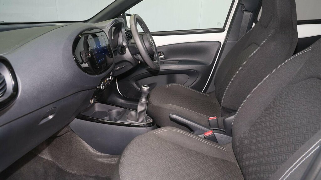 Toyota Aygo X 1.0 Vvt-i Edge Euro 6 Ss YH74UKL White #5
