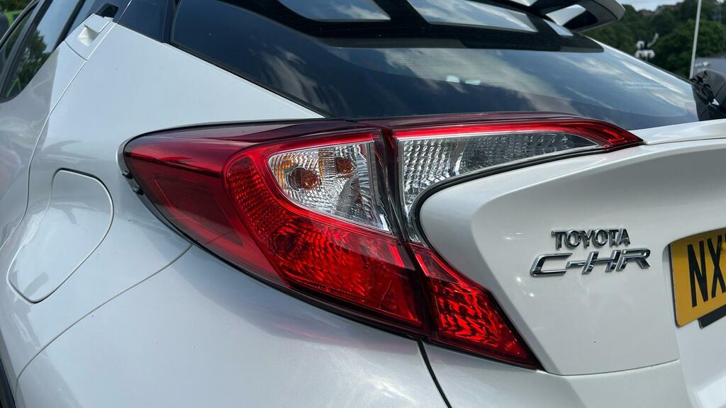 Toyota C-Hr C-hr Lime Edition Hev Cvt Green #21