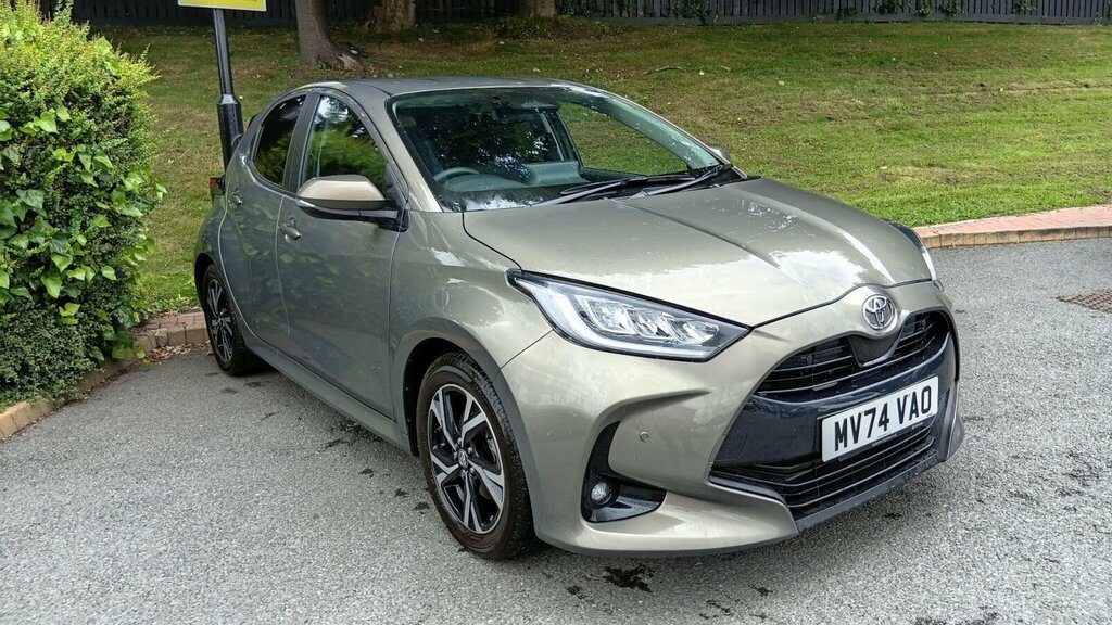 Toyota Yaris 1.5 Vvt-h Design E-cvt Euro 6 Ss MV74VAO Brown